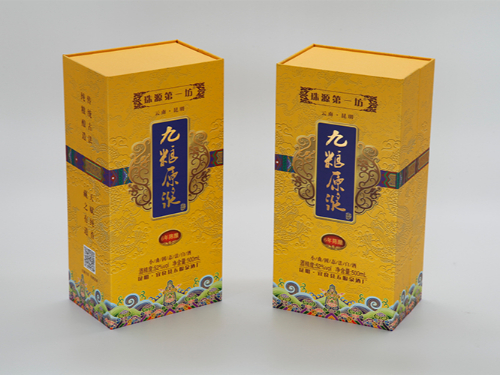 古法傳世百年佳釀，九糧原漿萬(wàn)古流芳！昆明宜良縣五眼泉酒廠酒盒定做
